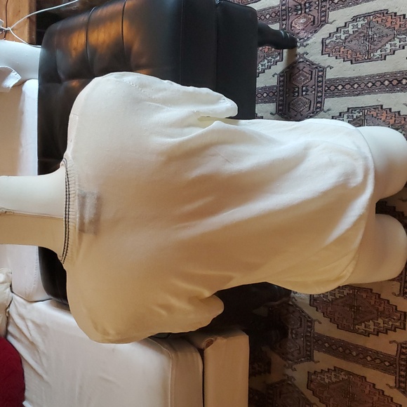 Blumarine Uomo Italy Ivory Linen Knit with Grey Neck Detail - Picture 2 of 7